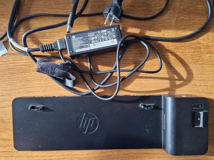 HP 2013 UltraSlim Docking Station, Computers en Software, Dockingstations, Gebruikt, Docking station, Laptop, Ophalen of Verzenden