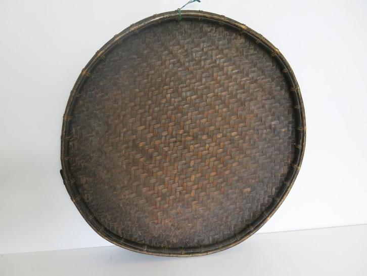 Grote Antieke gevlochten Afrikaanse winnowing / wan mand, Antiek en Kunst, Antiek | Woonaccessoires, Ophalen of Verzenden