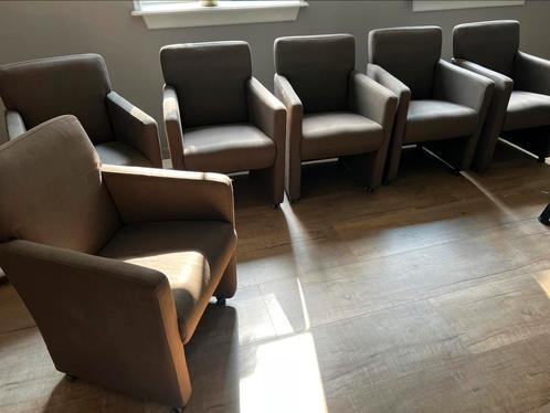 Zes eetkamerstoelen op wieltjes, Huis en Inrichting, Stoelen, Zo goed als nieuw, Vijf, Zes of meer stoelen, Grijs, Ophalen