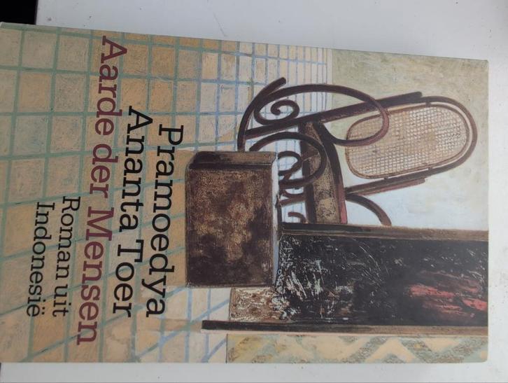 Aarde der Mensen - Pramoedya Ananta Toer, Boeken, Romans, Gelezen, Wereld overig, Ophalen of Verzenden