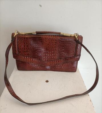 bruin lederen dames handtas beschikbaar voor biedingen