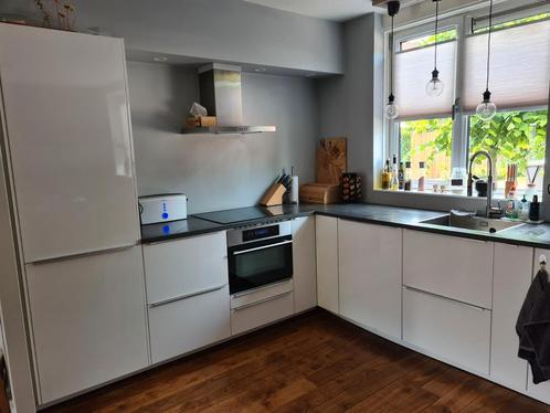 Witte keuken, Huis en Inrichting, Keuken | Complete keukens, Gebruikt, Hoekkeuken, Wit, Hoogglans of Gelakt, Ophalen