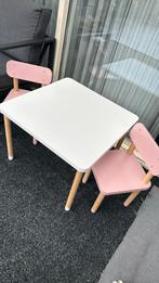 Kindertafel en 2 stoelen hout, Kinderen en Baby's, Kinderkamer | Tafels en Stoelen, Ophalen of Verzenden, Zo goed als nieuw