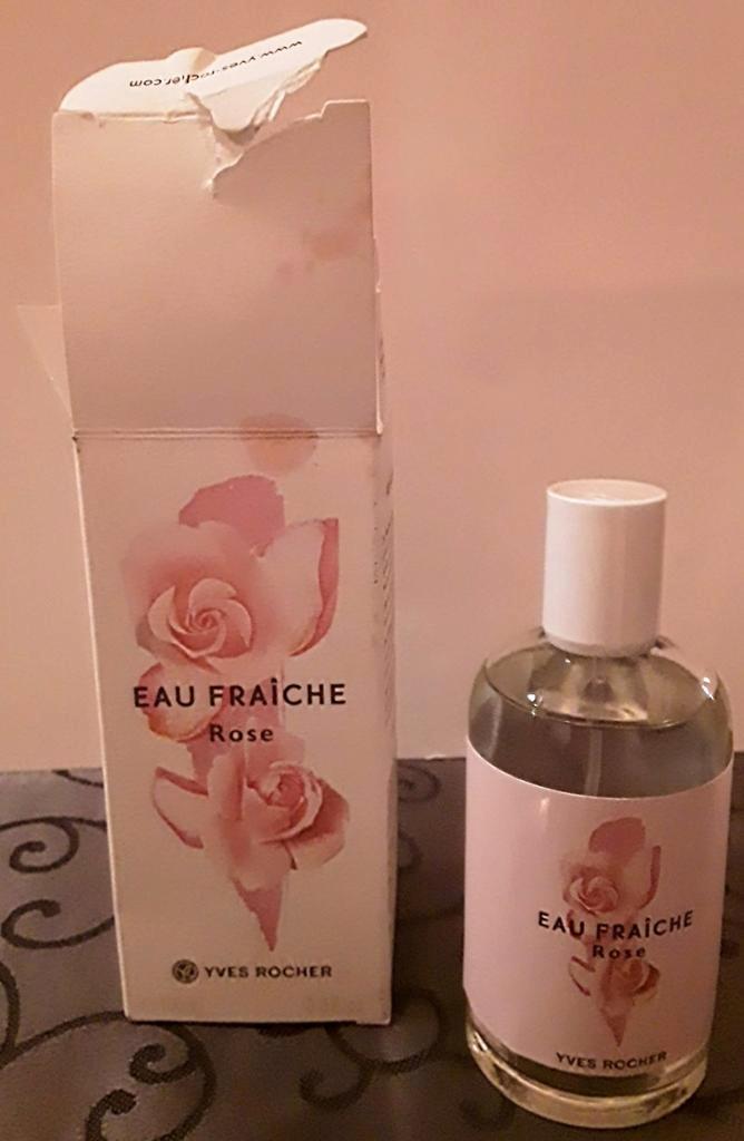 Yves Rocher eau fraiche Rose 100 ml., Sieraden, Tassen en Uiterlijk, Uiterlijk | Parfum, Zo goed als nieuw, Ophalen of Verzenden
