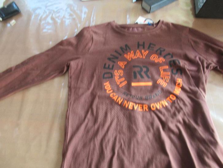 Hip chocolade-achtig longsleeve shirt van Retour 176: e10, Kinderen en Baby's, Kinderkleding | Maat 176, Nieuw, Jongen, Shirt of Longsleeve