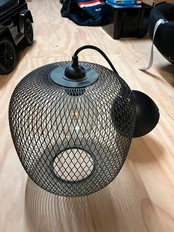 Fraaie hanglamp zonder beschadigingen beschikbaar voor biedingen
