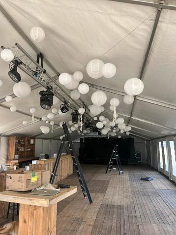 Lampionnen voor bijvoorbeeld bruiloft of feest beschikbaar voor biedingen