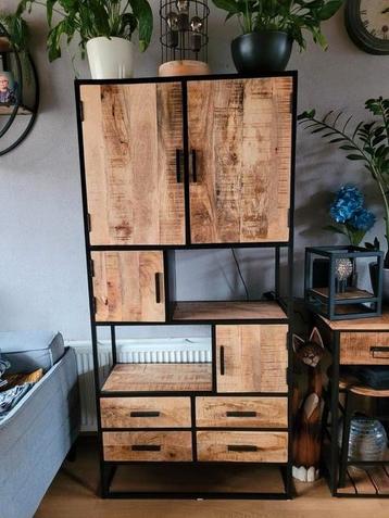 LOODS 5 industriële wandkast met mango-hout merk by Guus beschikbaar voor biedingen