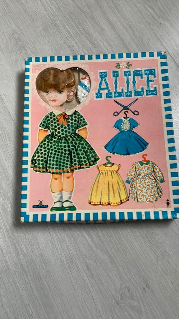 Vintage aankleedpop, Kinderen en Baby's, Speelgoed | Poppen, Zo goed als nieuw, Ophalen of Verzenden