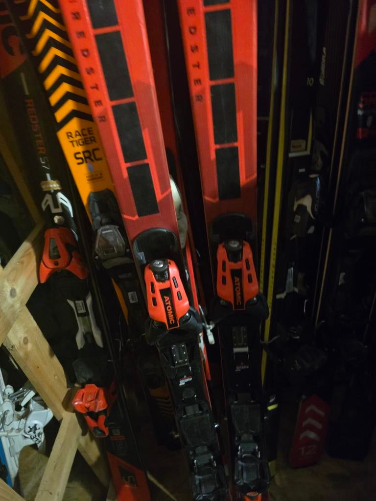 156cm cm ATOMIC REDSTER S8 REVOSHOCK 2024/25 SL KLEINE BOCHT, 140 tot 160 cm, Ophalen of Verzenden, Zo goed als nieuw, Carve