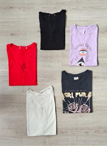 5 t-shirts maat XS/34 beschikbaar voor biedingen