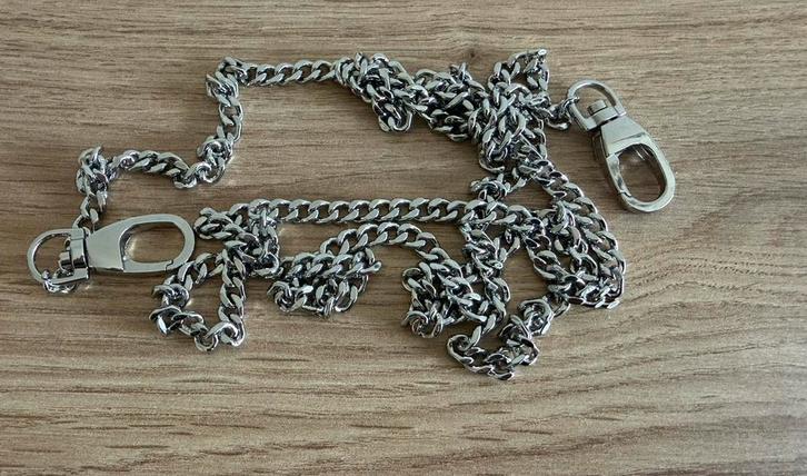 Originele ZADIG&VOLTAIRE zilveren draagriem/ketting, Sieraden, Tassen en Uiterlijk, Tassen | Damestassen, Zo goed als nieuw, Schoudertasje