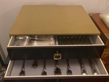 Christofle Marly 8 persoons cassette izgst, compleet beschikbaar voor biedingen