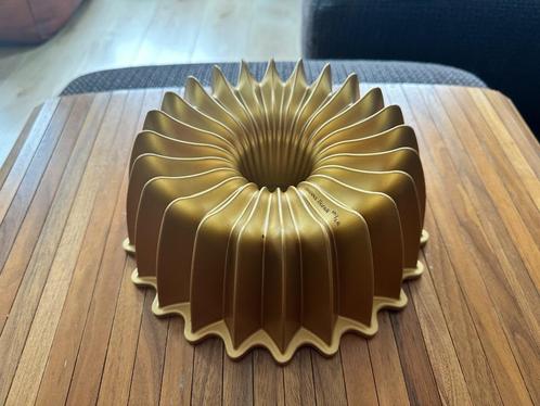 Nordic Ware Brilliance Bundt bakvorm, Hobby en Vrije tijd, Taarten en Cupcakes maken, Nieuw, Bakvorm, Taarten, Ophalen of Verzenden