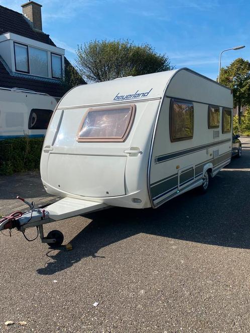 Complete caravan: Beyerland Vitesse + voortent + 2 uitbouwen, Caravans en Kamperen, Caravans, Particulier, tot en met 4, 750 - 1000 kg