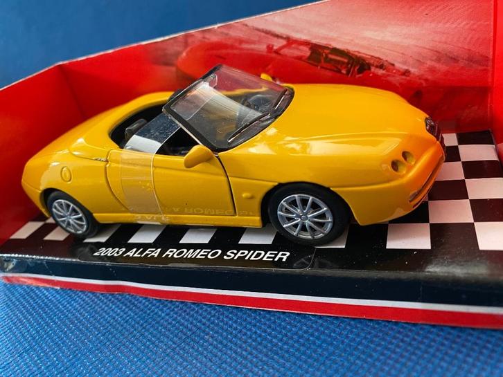 Alfa Romeo Spider 2003 facelift 1:32, Hobby en Vrije tijd, Modelauto's | 1:32, Gebruikt, Auto, Overige merken, Ophalen of Verzenden