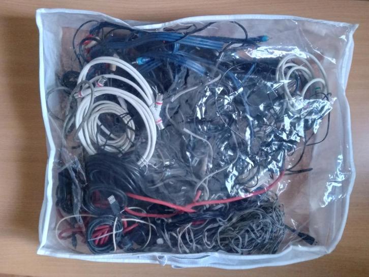 partij audio / video kabels, Audio, Tv en Foto, Audiokabels en Televisiekabels, Zo goed als nieuw, Overige kabels, Minder dan 2 meter