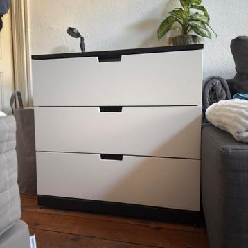 IKEA Malm Ladekast Zwart/Wit beschikbaar voor biedingen