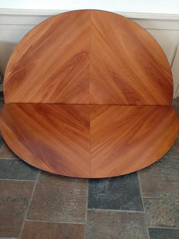 vergadertafel 2 meter beschikbaar voor biedingen