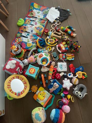 Babyspeelgoed allerlei beschikbaar voor biedingen