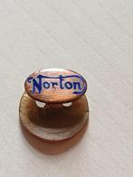 N O R T O N  knoop oud, Verzamelen, Verzenden, Gebruikt, Merk, Speldje of Pin