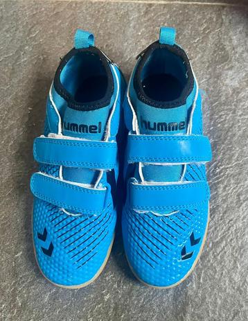 Coole zaalschoenen/ sluiting met klittenband beschikbaar voor biedingen