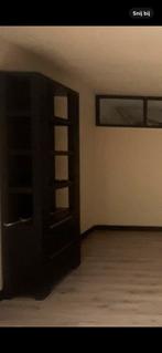 Massief houten kast met teak fineer zwart. Dit weekdn ophaln, Huis en Inrichting, Kasten | Boekenkasten, Ophalen, Zo goed als nieuw