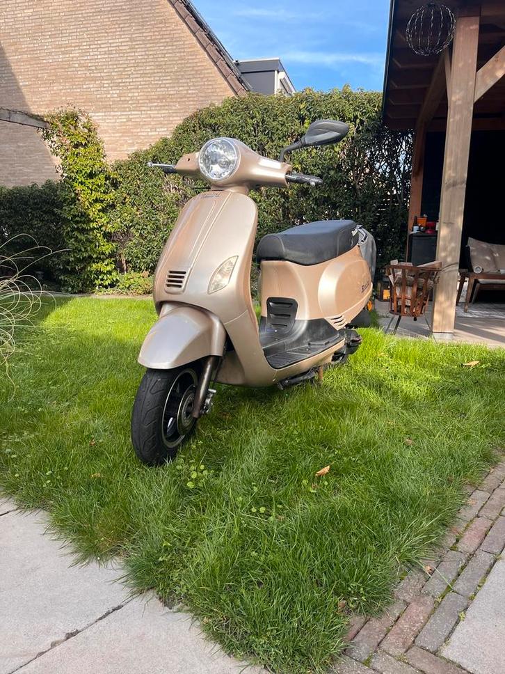 Berini scooter, blauw kenteken, rijdt!, Fietsen en Brommers, Brommeronderdelen | Snorfietsen, Gebruikt, Overige merken, Overige typen