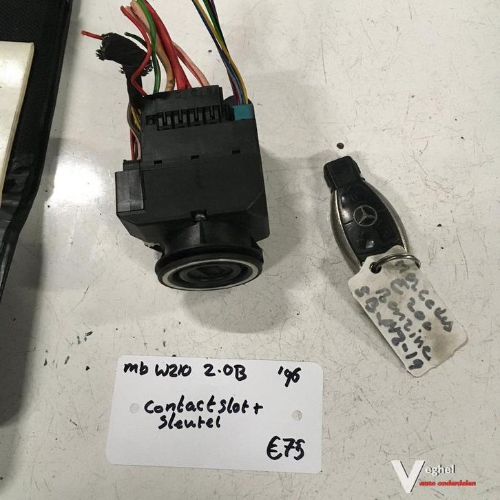 Mercedes W210 2.0 Benzine 1996  Contactslot met sleutel, Auto-onderdelen, Carrosserie en Plaatwerk, Gebruikt, Ophalen of Verzenden