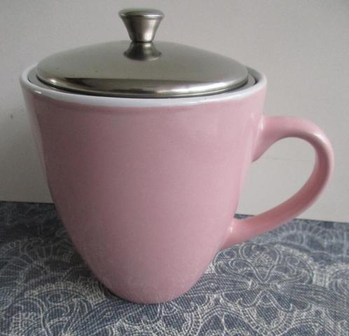 nieuwe grote roze mok 350 ml - met rvs zeef en deksel, Huis en Inrichting, Keuken | Servies, Nieuw, Kop(pen) en/of Schotel(s)