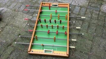 Houten voetbalspel 100 x 50 cm beschikbaar voor biedingen