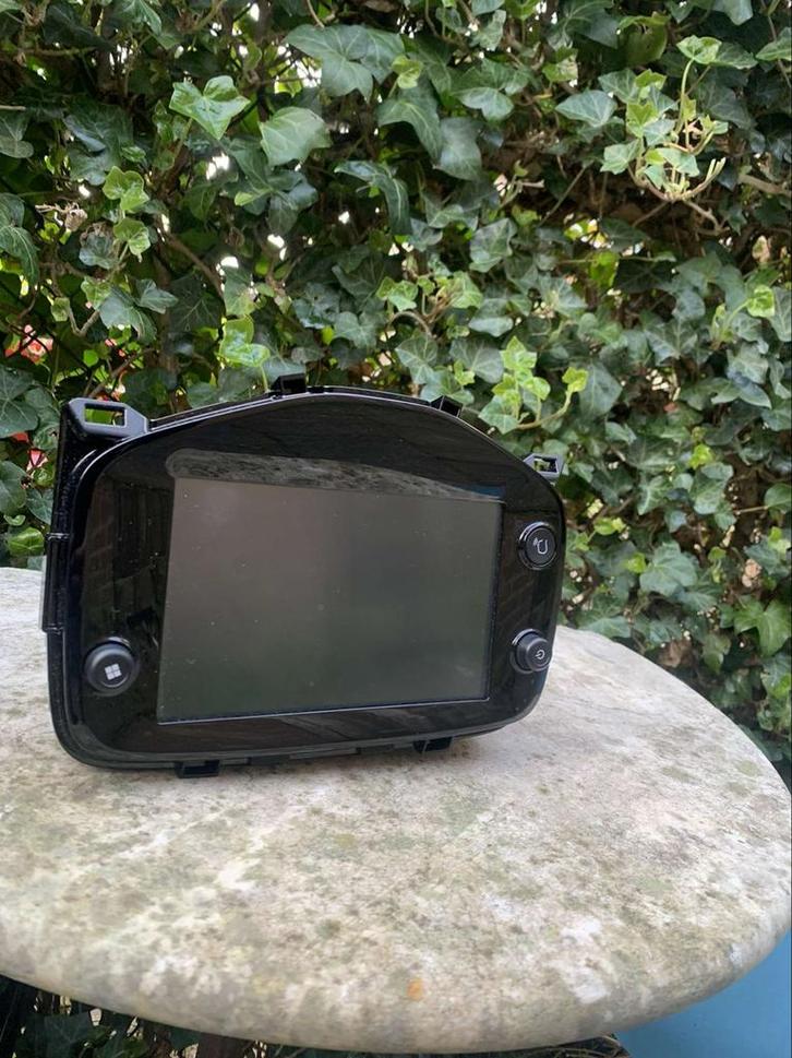 •	Citroën C1 – Aygo – Peugeot 108 | CarPlay, Auto diversen, Autonavigatie, Zo goed als nieuw, Ophalen of Verzenden