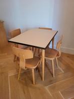 Vintage Schilte schooltafeltje met 4 stoeltjes. Schoolbankje, Kinderen en Baby's, Kinderkamer | Tafels en Stoelen, Ophalen, Gebruikt