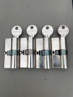 4 nieuwe cilindersloten, Motoren, Ophalen, Nieuw