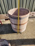 Oude houten decoratie ton, Ophalen