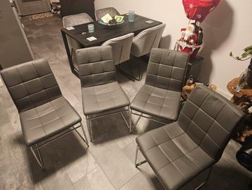 Grijze eetkamerstoelen  beschikbaar voor biedingen