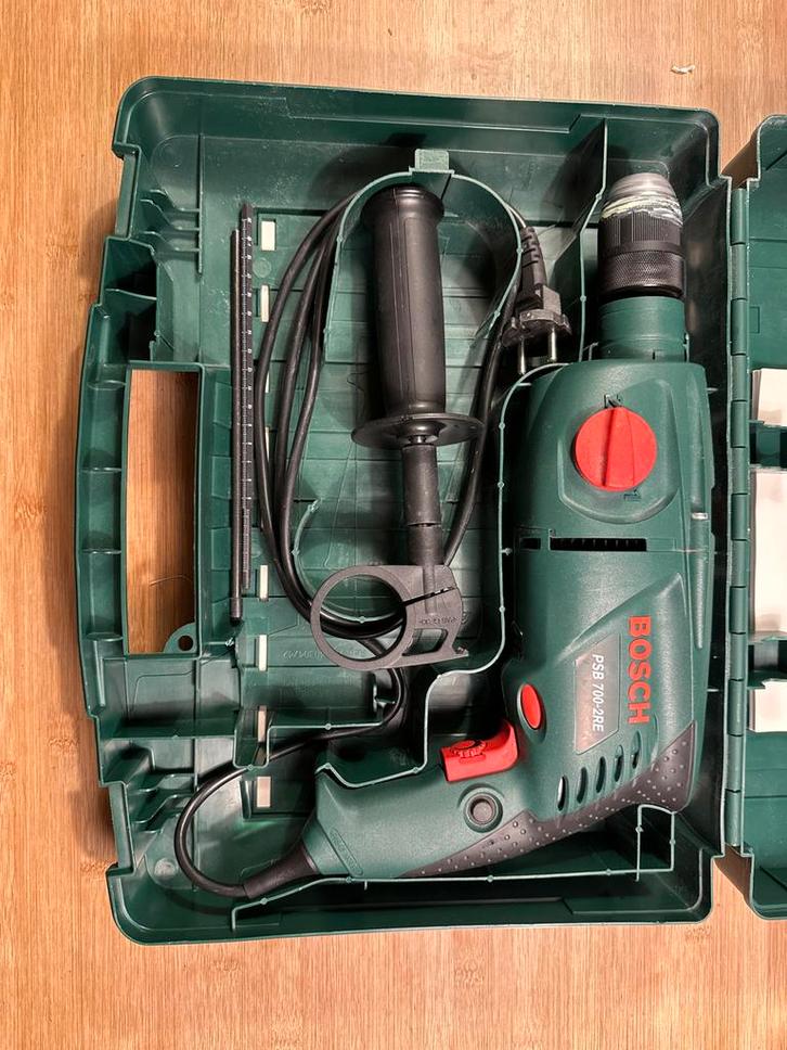 Bosch PSB 700-2RE Klopboormachine in Koffer, Doe-het-zelf en Verbouw, Gereedschap | Boormachines, Gebruikt, Boormachine, 600 watt of meer