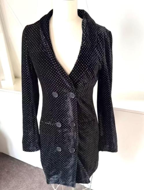 NA-KD zwarte fluwelen blazer jas colbert jasje mt 36 CHCS gl, Kleding | Dames, Jasjes, Kostuums en Pakken, Zo goed als nieuw, Maat 36 (S)