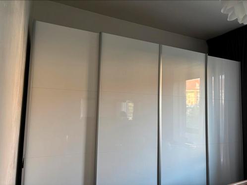Ruime kledingkast met 4 schuifdeuren, Huis en Inrichting, Kasten | Kledingkasten, Zo goed als nieuw, 200 cm of meer, 50 tot 75 cm