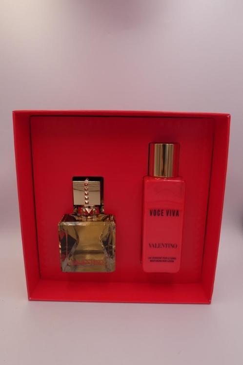 Valentino Viva Voce gift set, parfum 50 ml, bodylotion 100ml, Sieraden, Tassen en Uiterlijk, Uiterlijk | Parfum, Nieuw, Verzenden