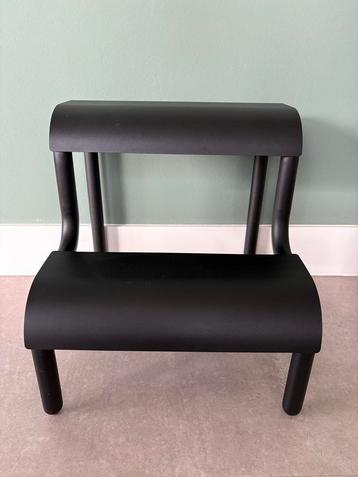 Ferm Living Up Step Stool - zwarte Kruk beschikbaar voor biedingen