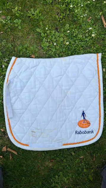 Wit dekje Rabobank beschikbaar voor biedingen