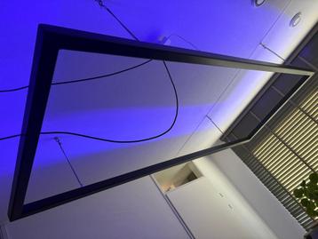 Plafondlamp Uniek Design met Hue verlichting beschikbaar voor biedingen