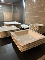 Wit vierkant servies, Huis en Inrichting, Ophalen, Aardewerk, Effen, Bord(en)