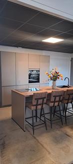Showroomkeuken met kookeiland, Huis en Inrichting, Ophalen, Hoekkeuken, Zo goed als nieuw, Hout