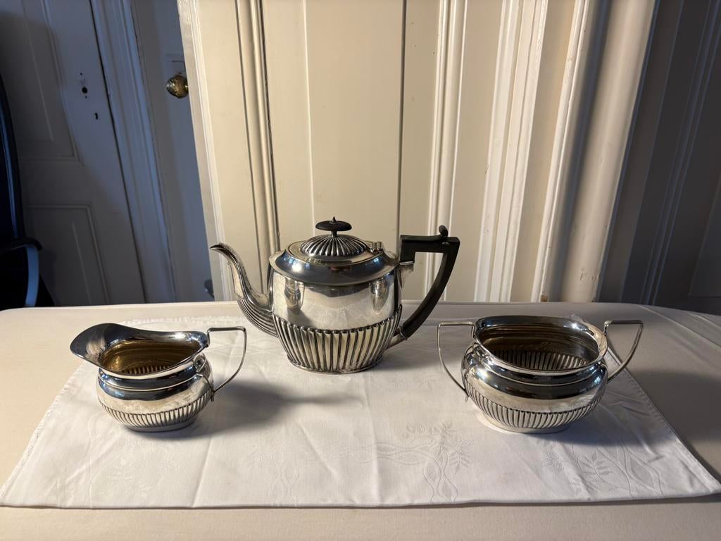 Verzilverd vintage theepot EPNS bijpassend suiker melk, Ophalen of Verzenden