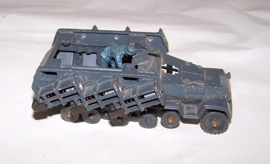 Vintage Corgi Toys Hanomag Semi Track Rocket Launcher. Izgs., Ophalen of Verzenden, Zo goed als nieuw, Overige typen, Corgi