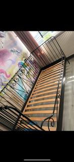 Spijlenbed zwart, Huis en Inrichting, Slaapkamer | Bedden, Ophalen, Gebruikt, 90 cm, Eenpersoons