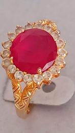 4krt gouden ring met robijn en zirkonie met keurmerk, 19 tot 20, Ophalen of Verzenden, Zo goed als nieuw, Met edelsteen