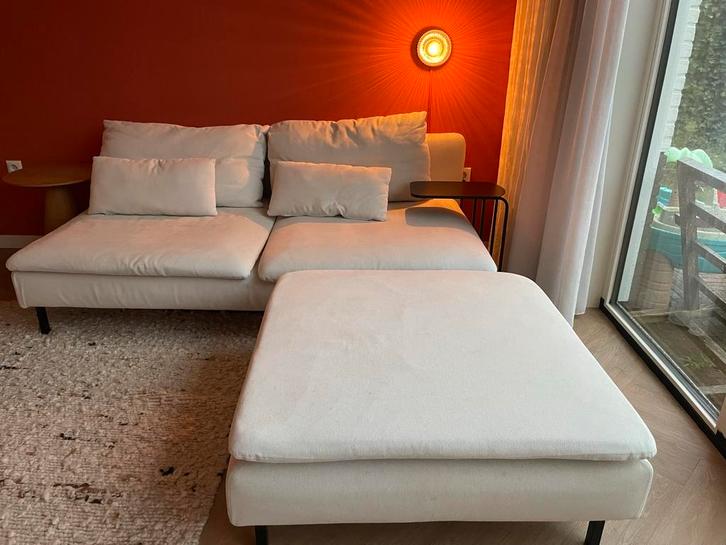 Witte Söderhamn bank + voetenbank - in goede staat, Huis en Inrichting, Banken | Bankstellen, Zo goed als nieuw, Rechte bank, Driepersoons